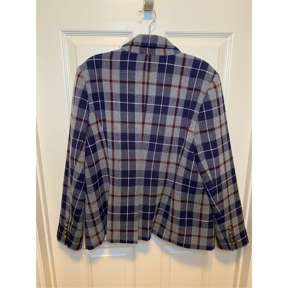 XL, Autres filles, plaid blazer in blue and grey with usable pockets. Like new! - Picture 2 of 9